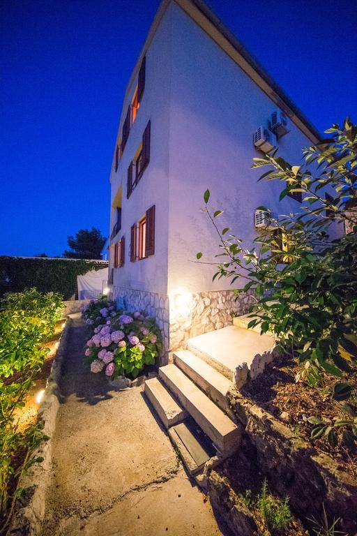 Apartments Pol Murvu Vis Exterior photo