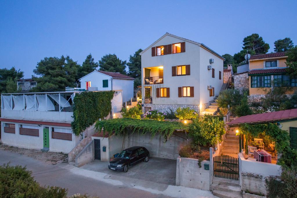 Apartments Pol Murvu Vis Exterior photo