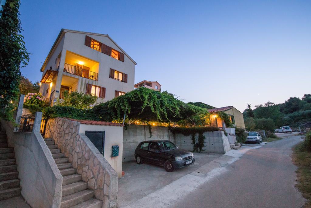 Apartments Pol Murvu Vis Exterior photo