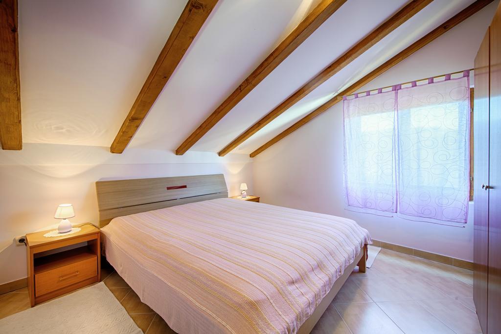 Apartments Pol Murvu Vis Exterior photo
